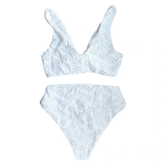 Beach Riot Dallas Top Hazel Bottoms in Magnolia White EyeletLARGE NWT